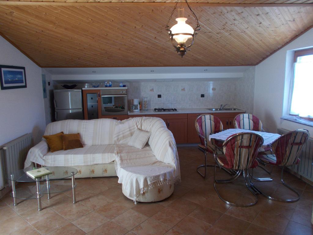 Apartments Sara Labin  Kamer foto